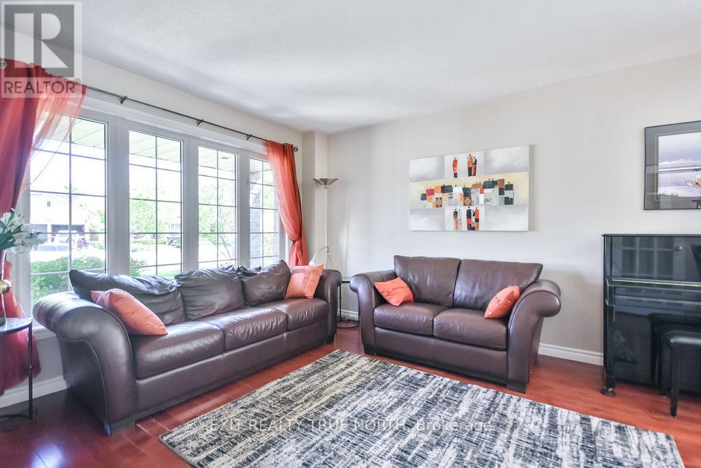 Photo 35 of 5 Newberry Court, Barrie ON