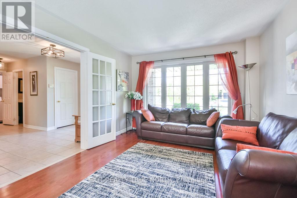 Photo 12 of 5 Newberry Court, Barrie ON