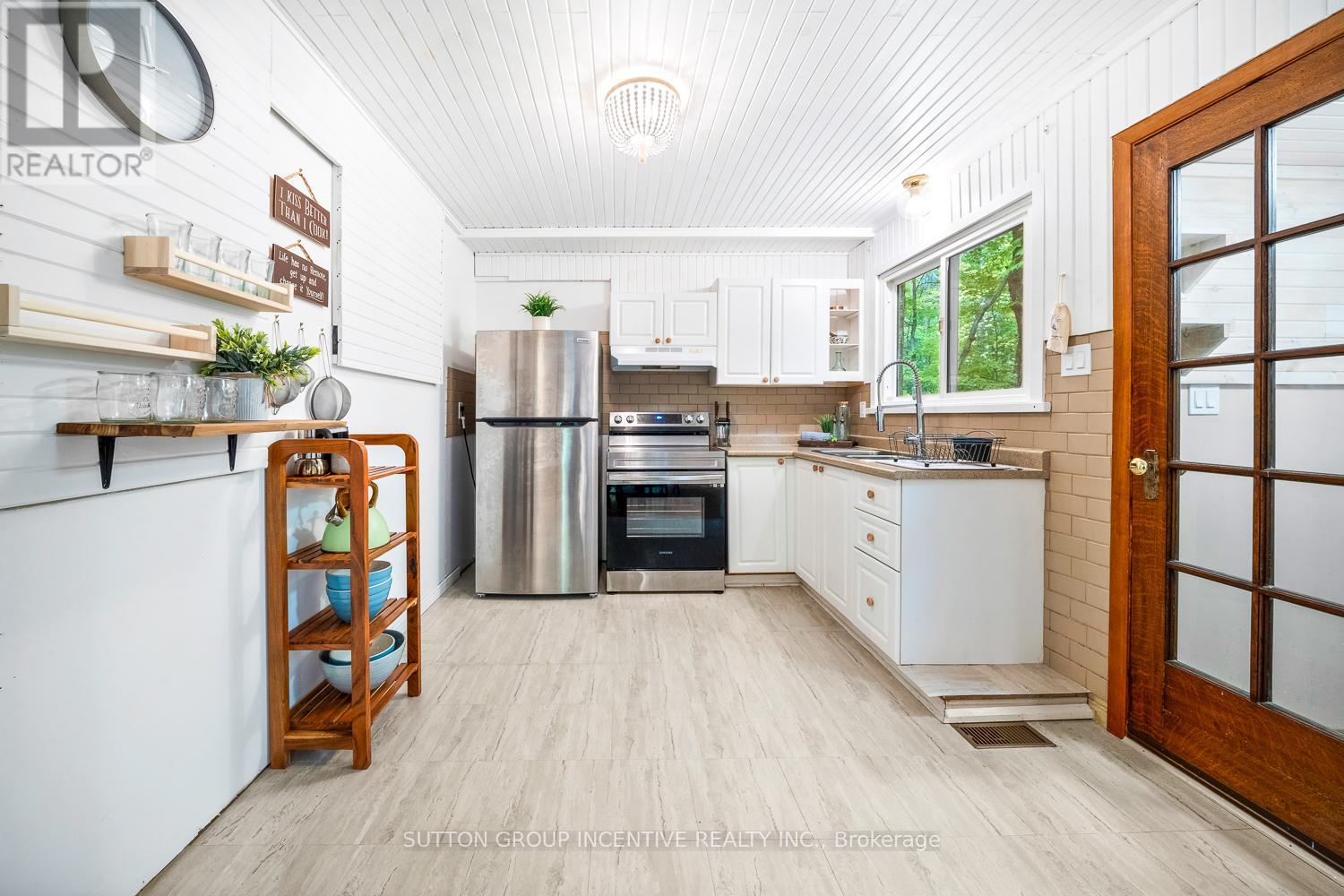 Photo 23 of 11 Bourgeois Court, Tiny ON