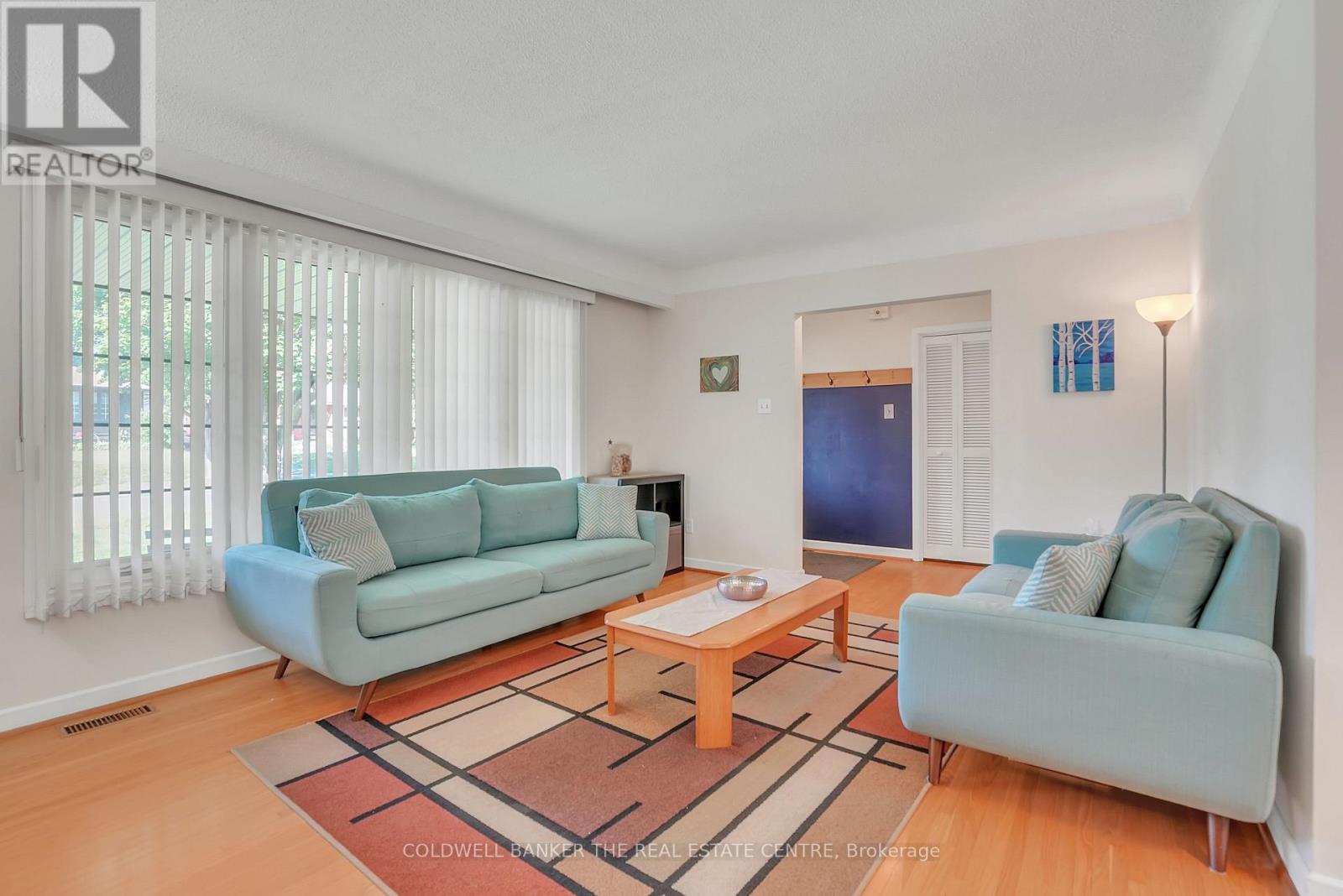 Photo 25 of 40 Springhome Road, Barrie ON
