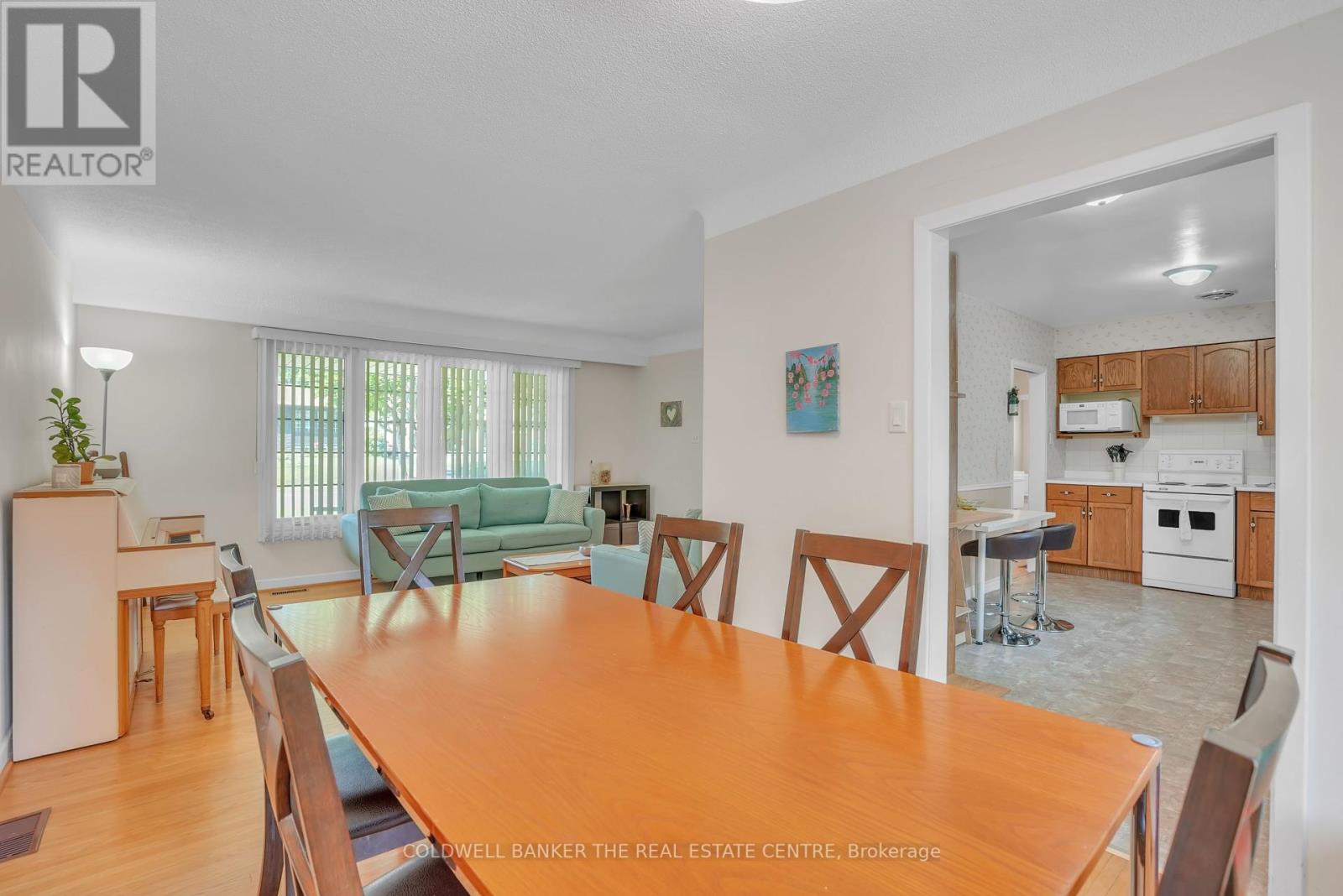 Photo 28 of 40 Springhome Road, Barrie ON