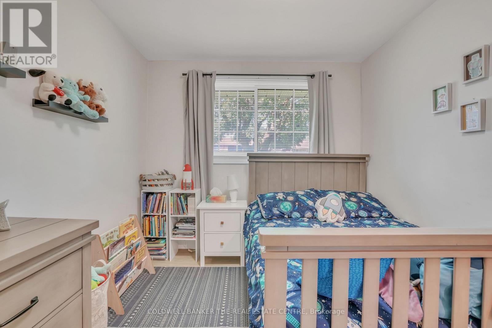 Photo 23 of 40 Springhome Road, Barrie ON