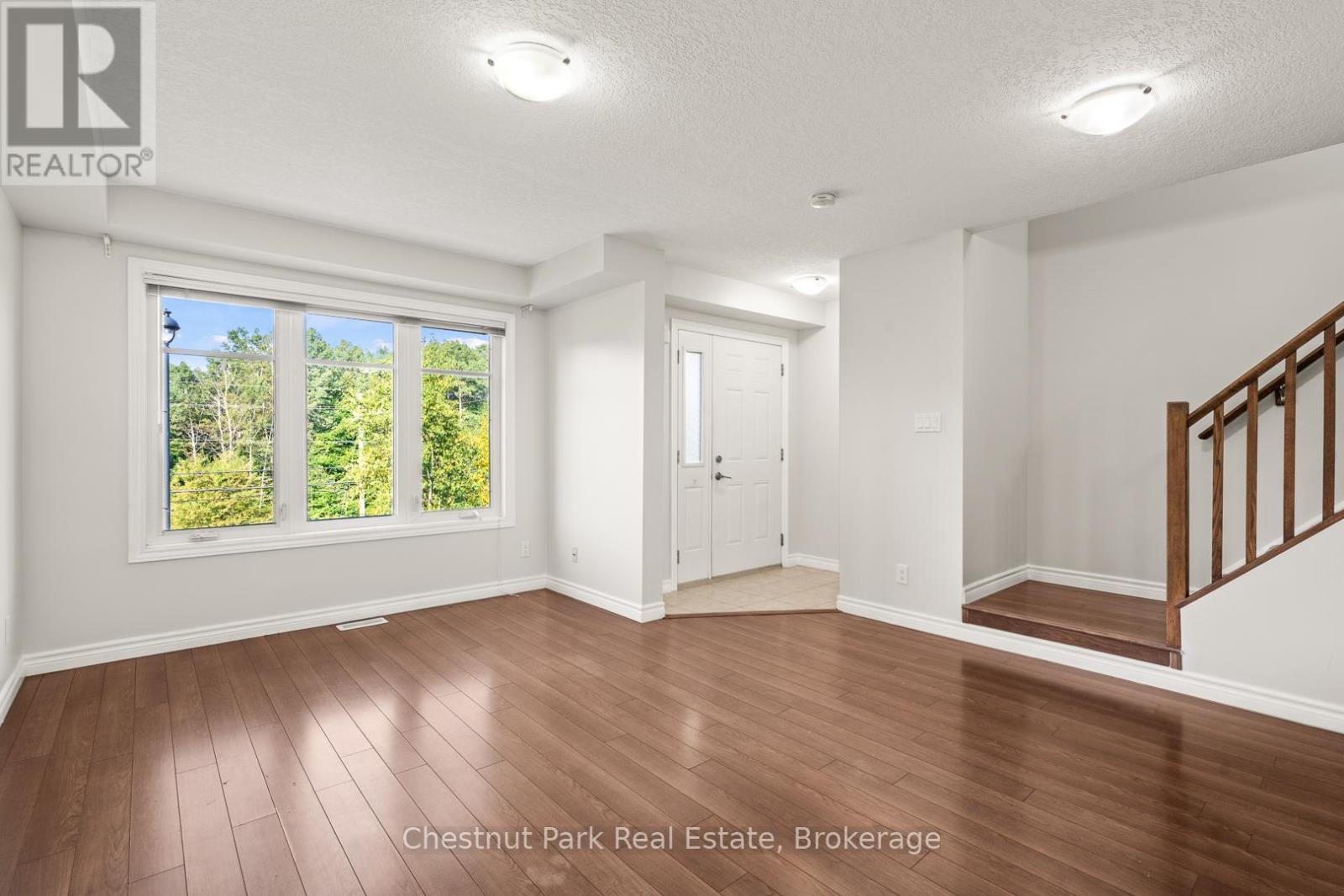 Photo 4 of 13 37 Silver Street, Huntsville ON