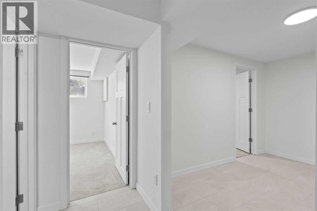 Photo 46 of 5212 33 Street Nw, Calgary AB