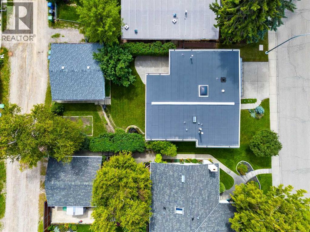 Photo 15 of 5212 33 Street Nw, Calgary AB