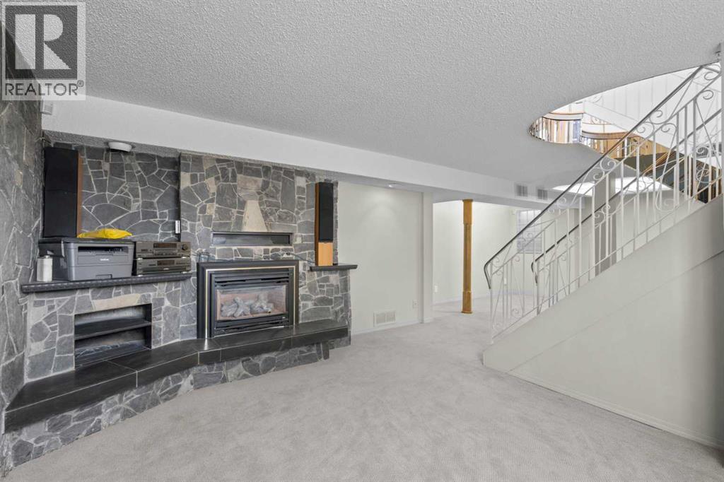 Photo 21 of 5212 33 Street Nw, Calgary AB