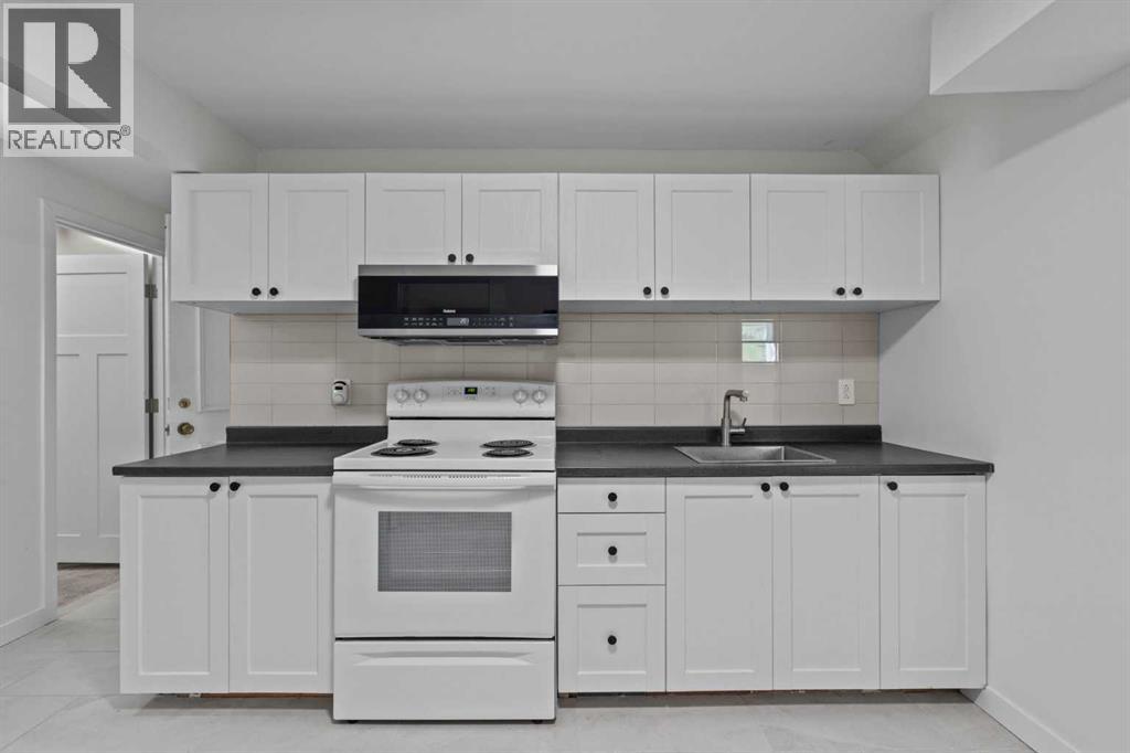Photo 38 of 5212 33 Street Nw, Calgary AB