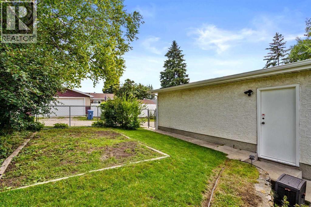 Photo 47 of 5212 33 Street Nw, Calgary AB