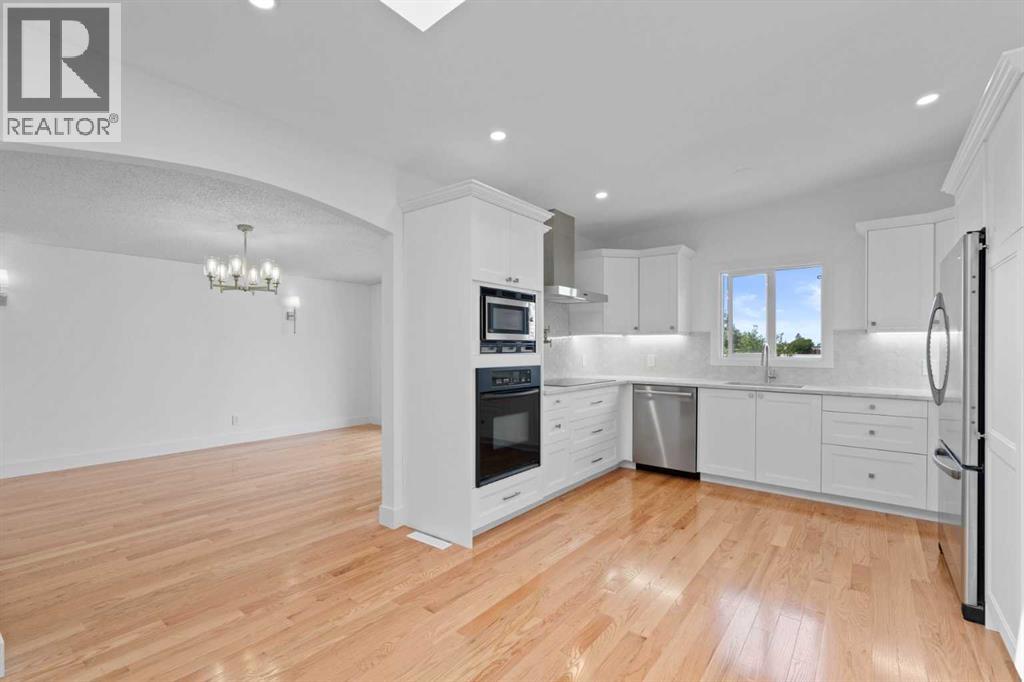 Photo 35 of 5212 33 Street Nw, Calgary AB