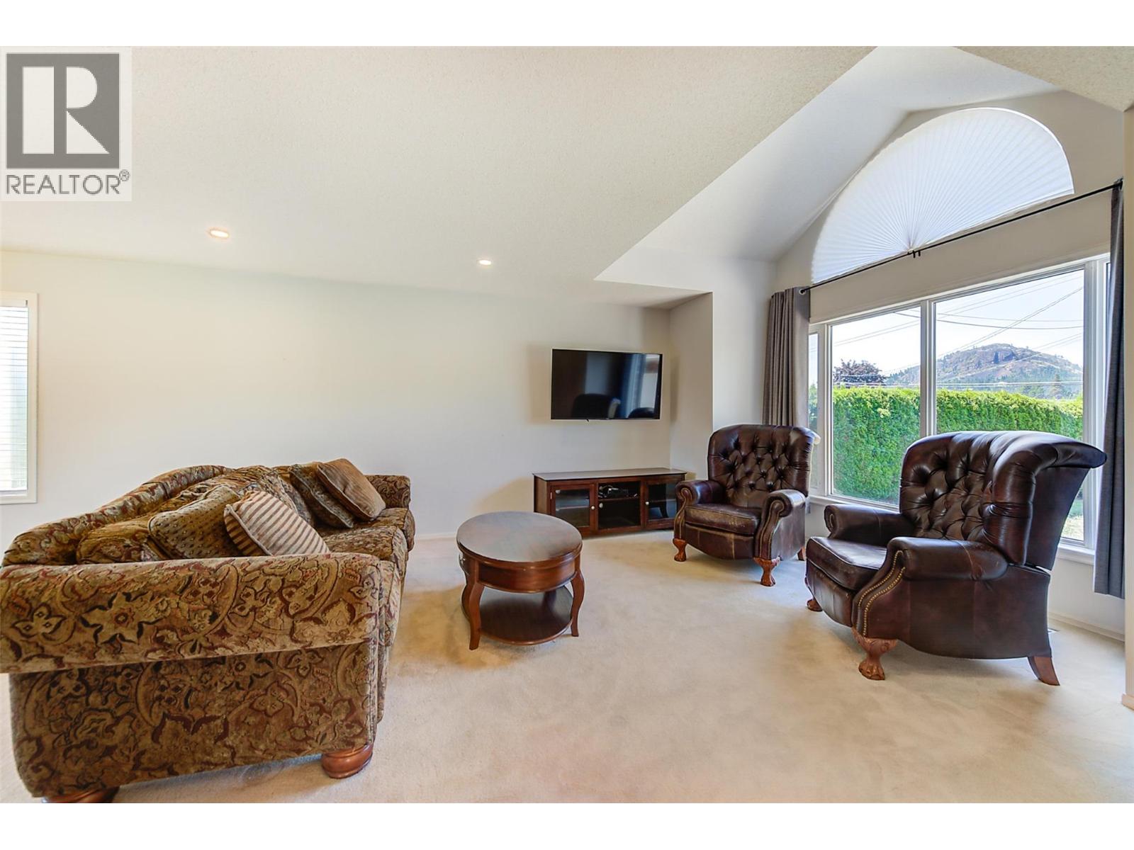  2529 Thacker Drive, West Kelowna