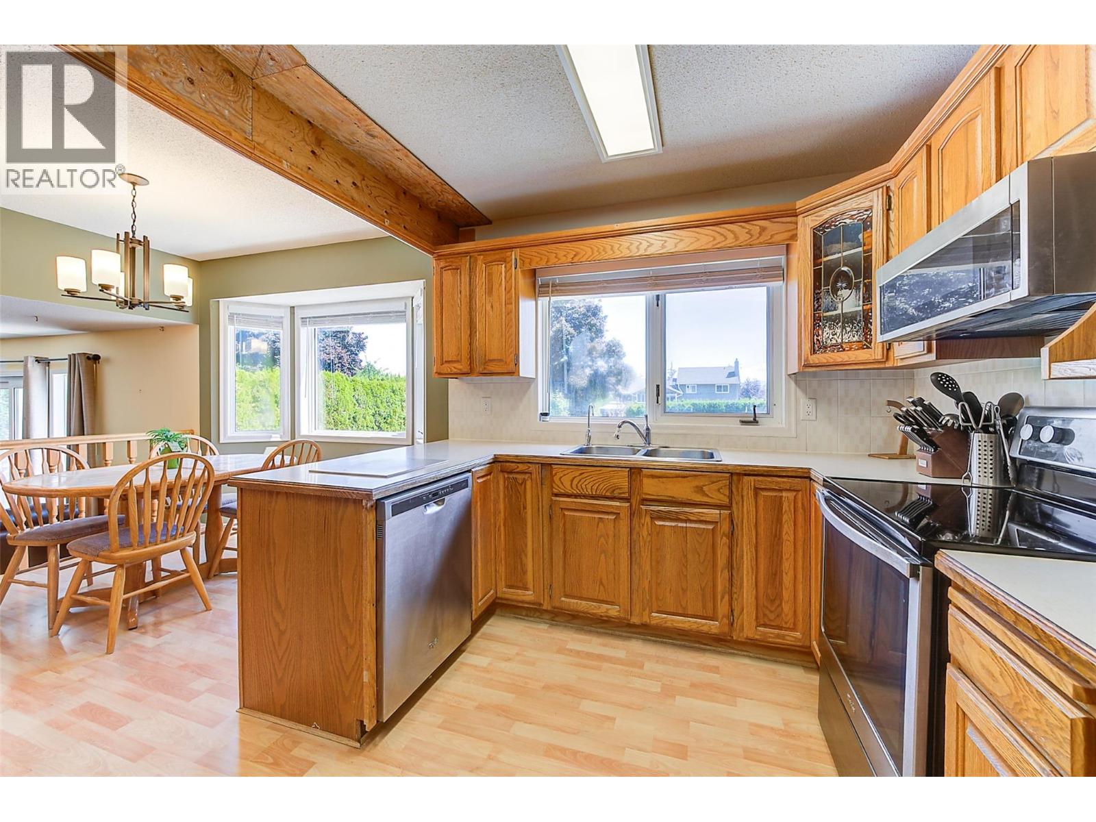  2529 Thacker Drive, West Kelowna