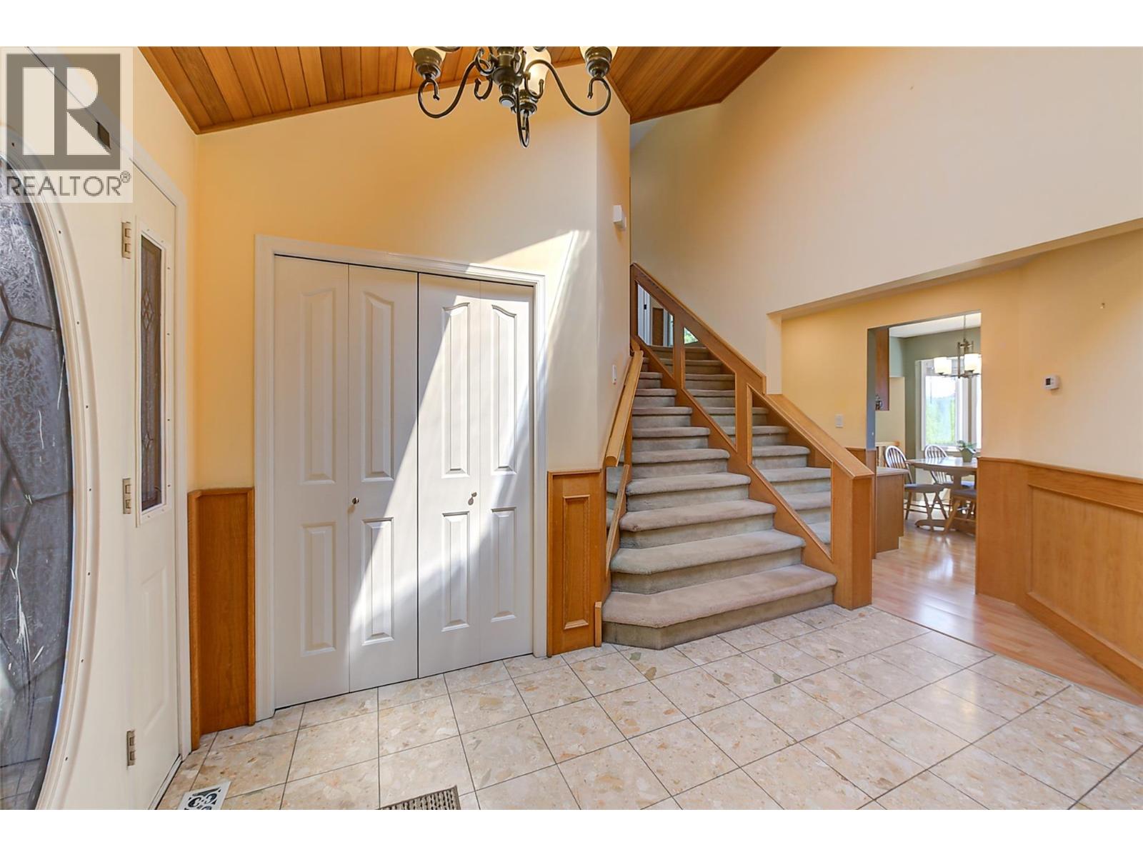  2529 Thacker Drive, West Kelowna
