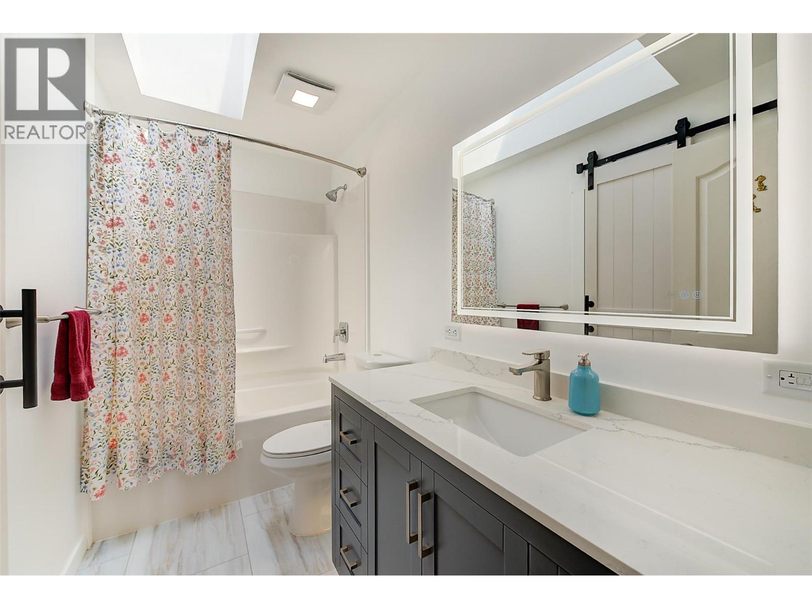  2529 Thacker Drive, West Kelowna