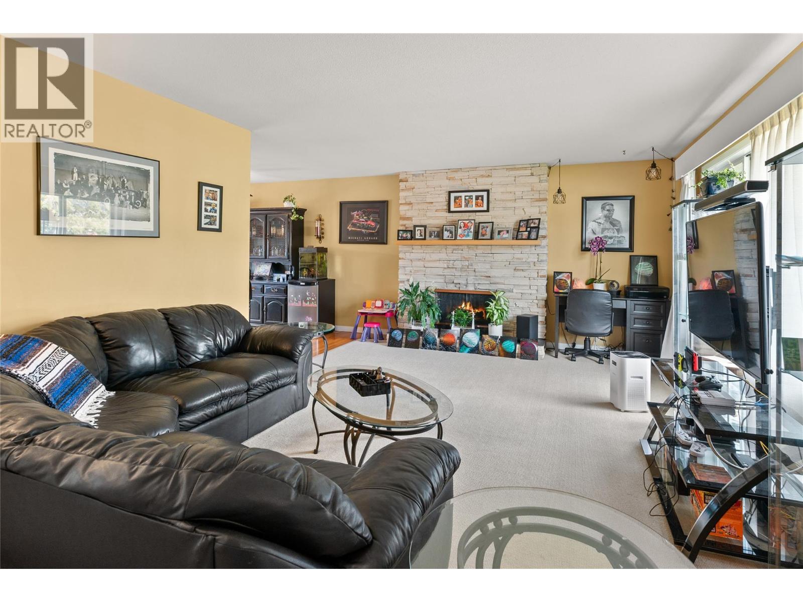 Photo 2 of 260 Gibbs Road, Kelowna BC