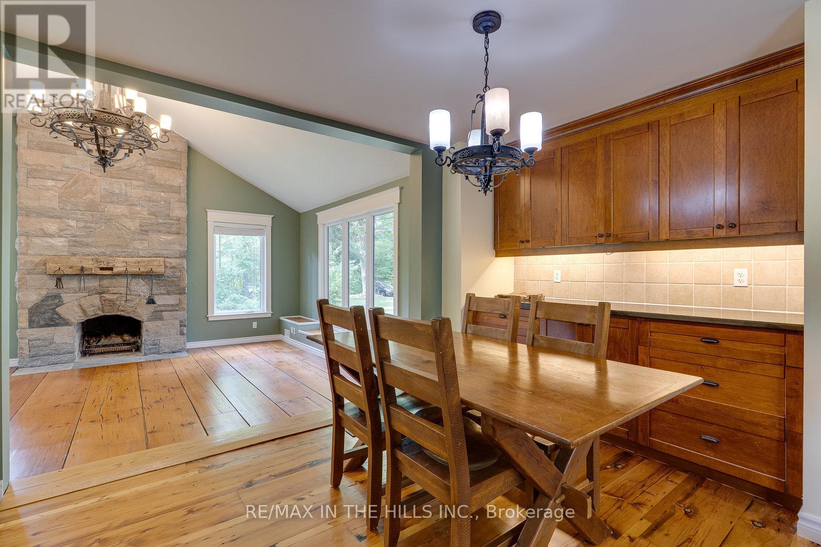 Photo 7 of 2651 Forks Of The Credit Road, Caledon ON