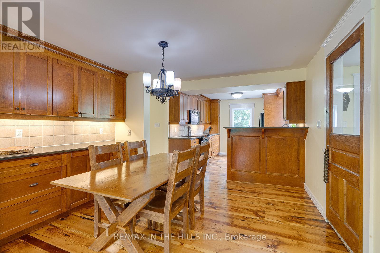 Photo 8 of 2651 Forks Of The Credit Road, Caledon ON