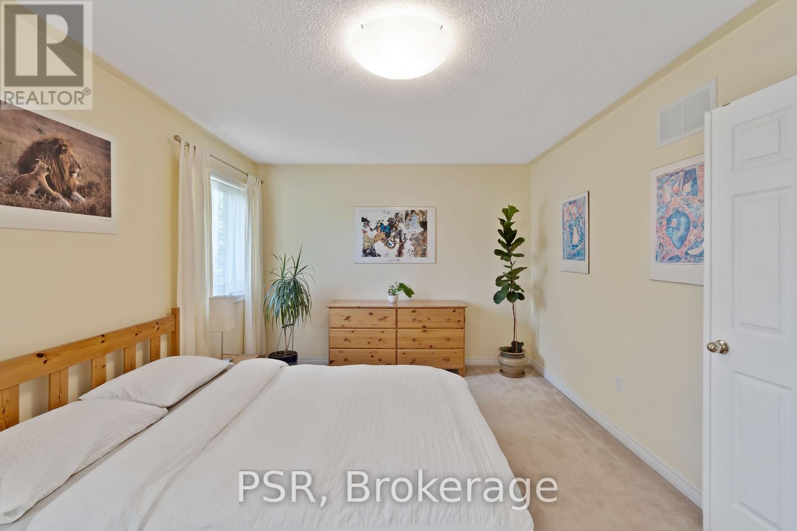 Photo 13 of 960 Fielder Drive, Mississauga ON