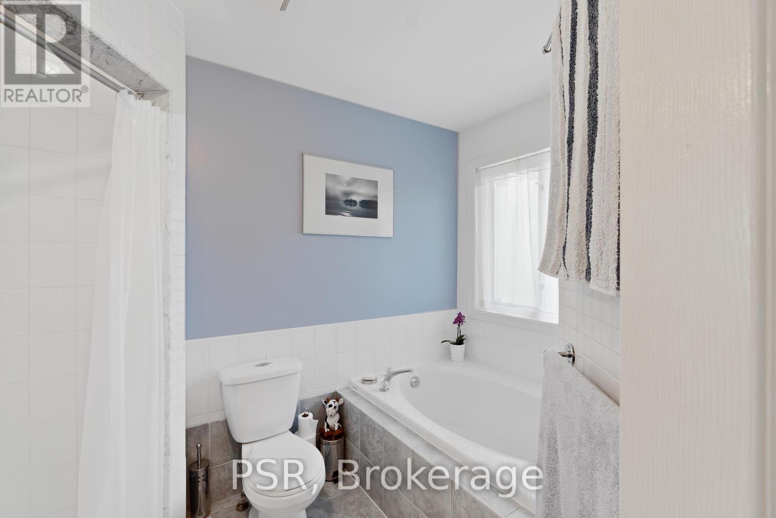 Photo 1 of 960 Fielder Drive, Mississauga ON