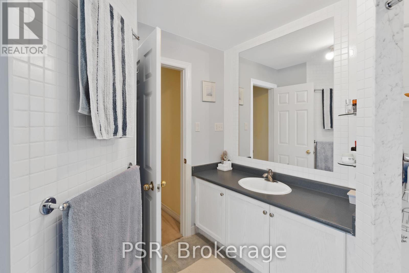 Photo 45 of 960 Fielder Drive, Mississauga ON