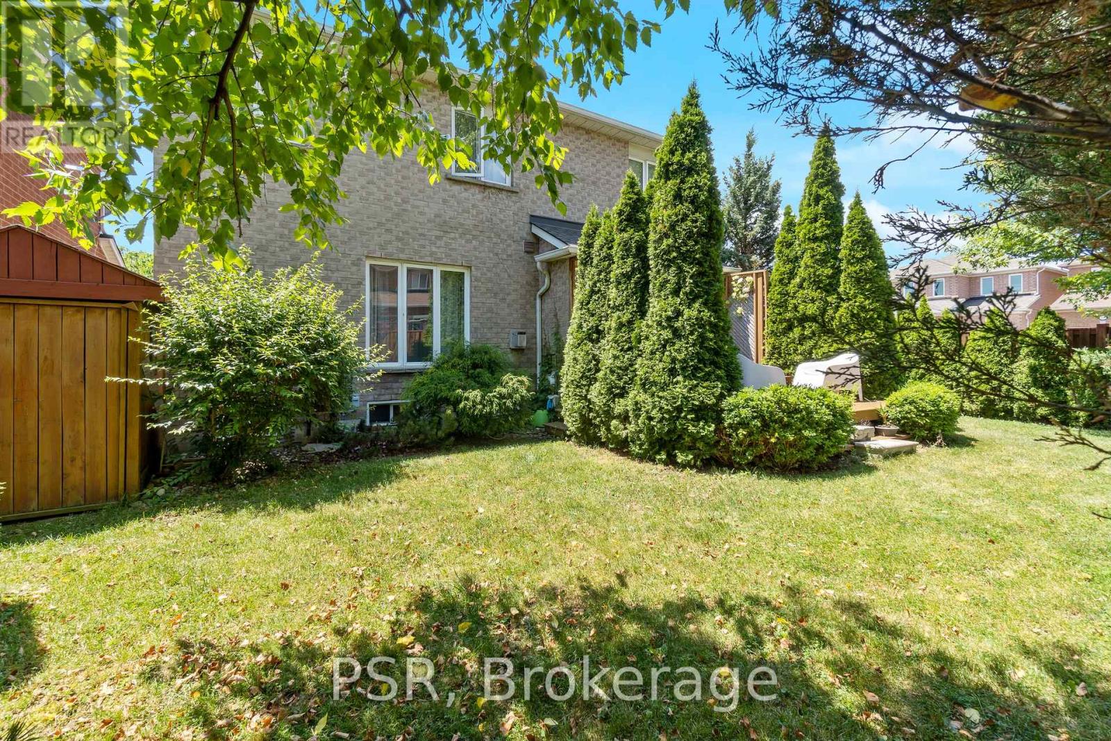 Photo 7 of 960 Fielder Drive, Mississauga ON