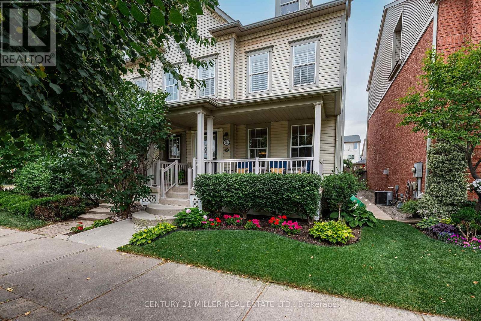 Photo 1 of 203 Gatwick Drive, Oakville ON