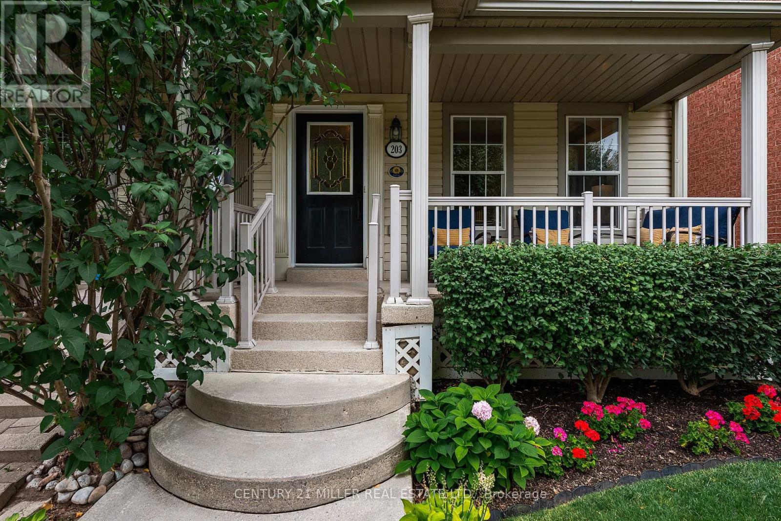 Photo 2 of 203 Gatwick Drive, Oakville ON