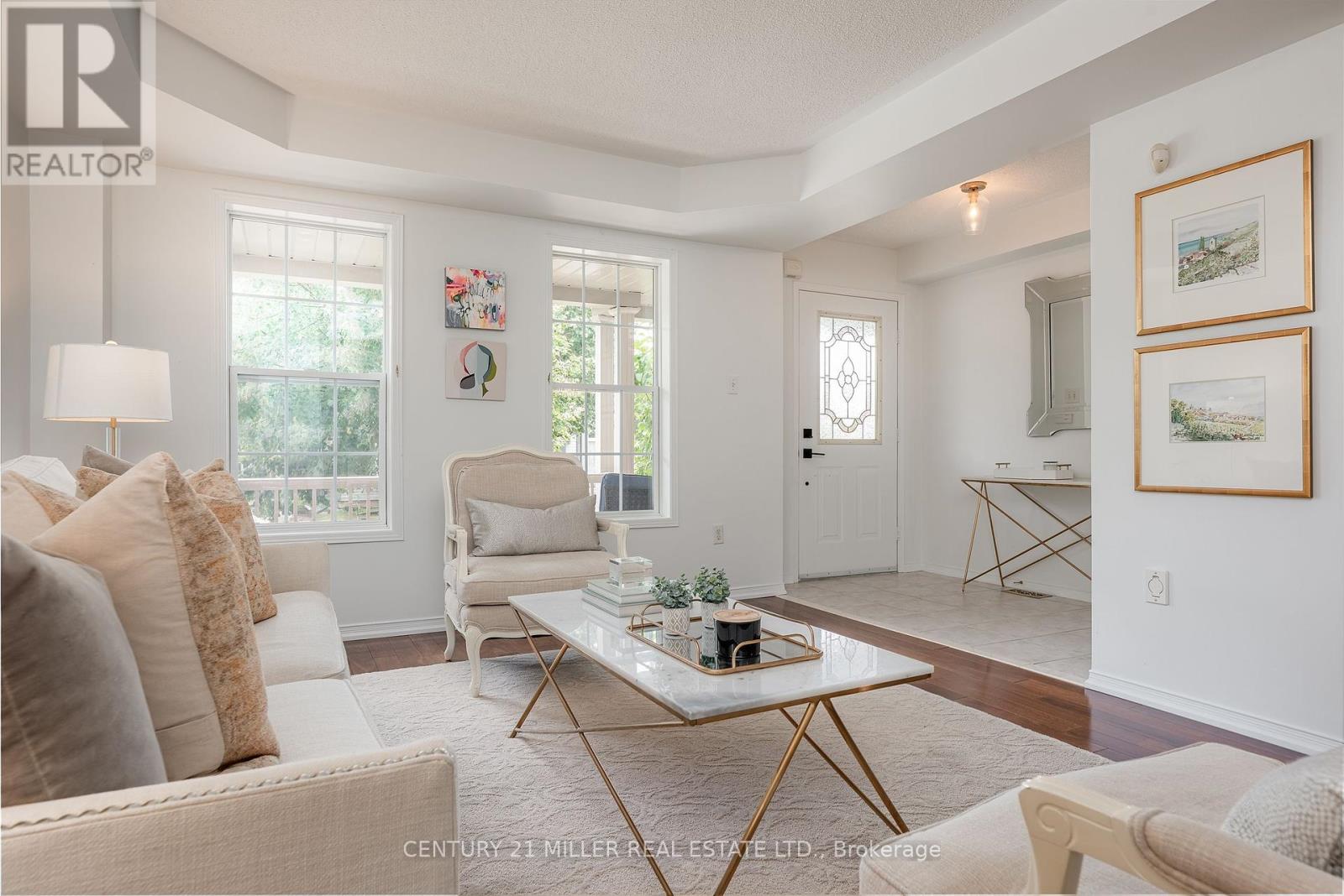 Photo 5 of 203 Gatwick Drive, Oakville ON