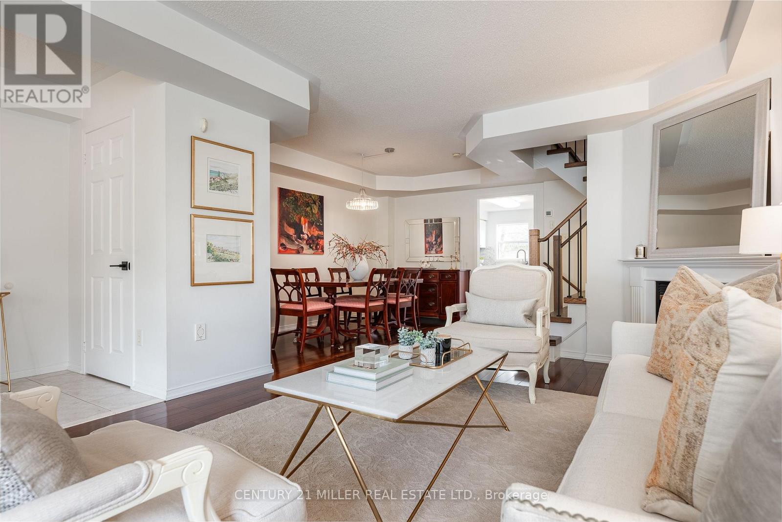 Photo 8 of 203 Gatwick Drive, Oakville ON