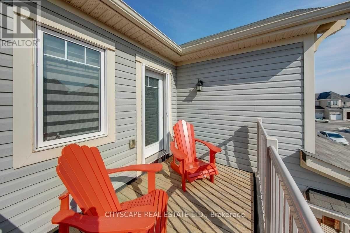 Photo 8 of 141 Hatt Court, Milton ON