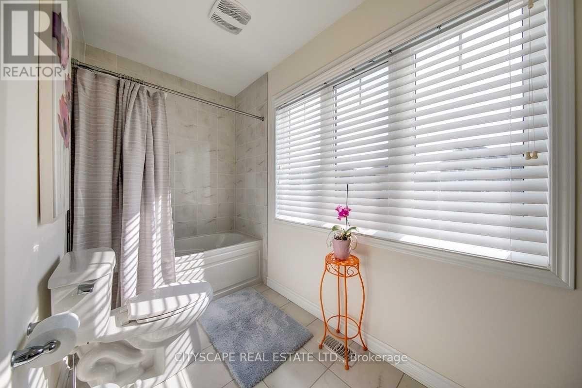 Photo 12 of 141 Hatt Court, Milton ON