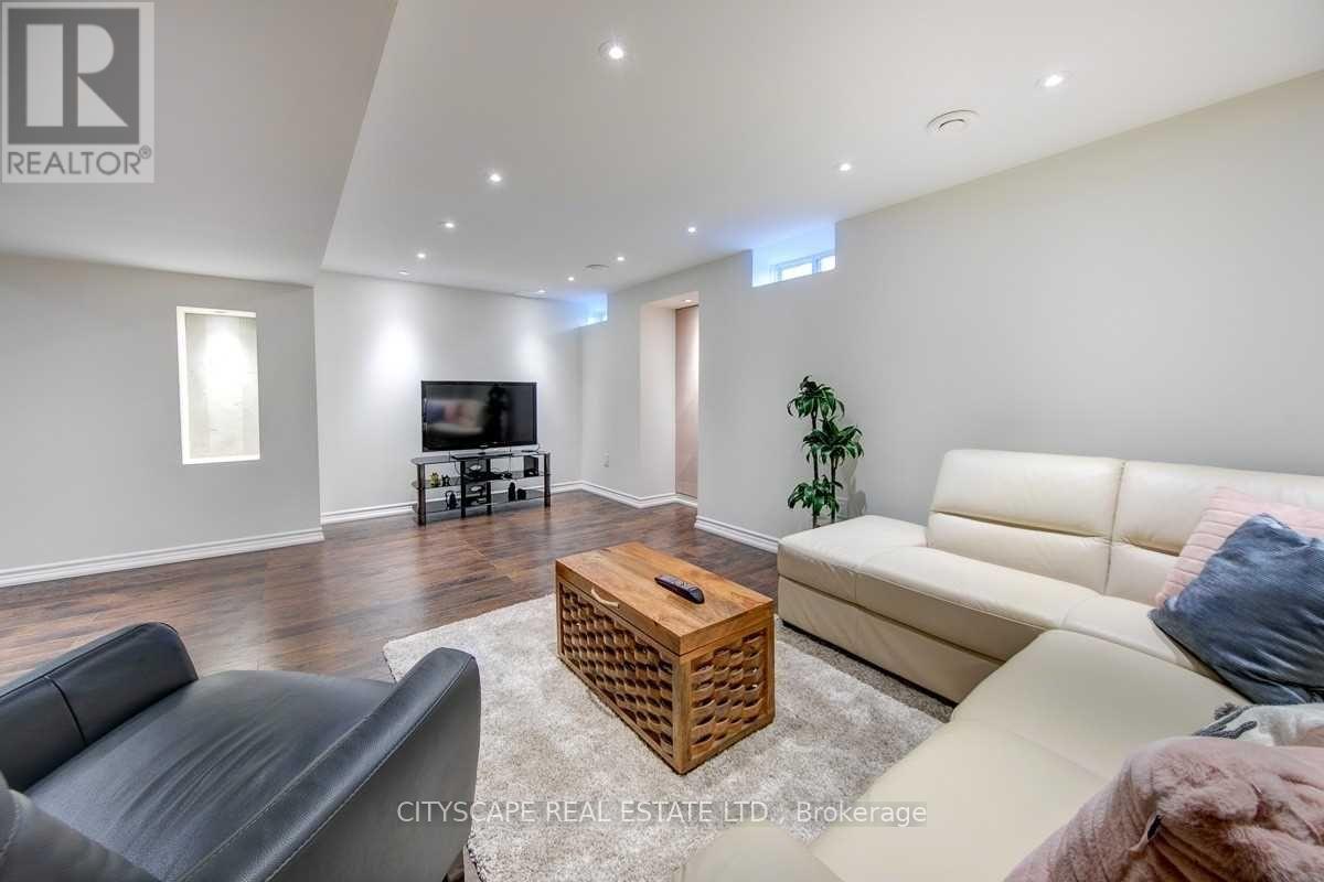 Photo 7 of 141 Hatt Court, Milton ON