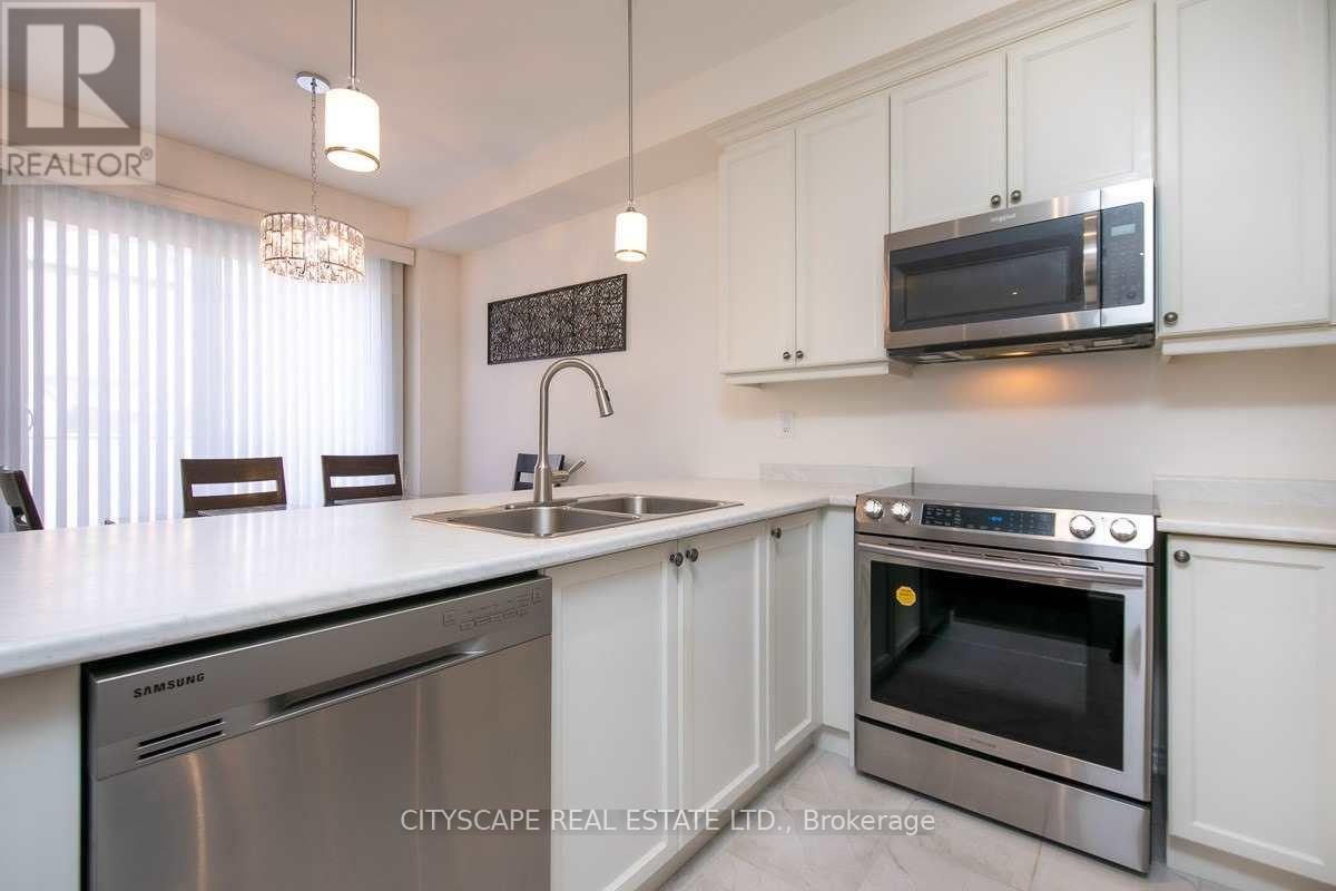 Photo 14 of 141 Hatt Court, Milton ON