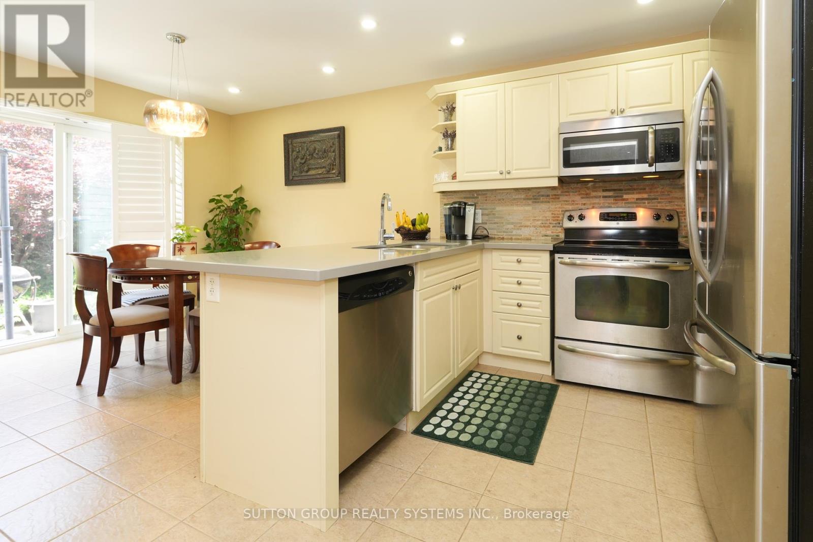 Photo 12 of 35 Bleasdale Avenue, Brampton ON