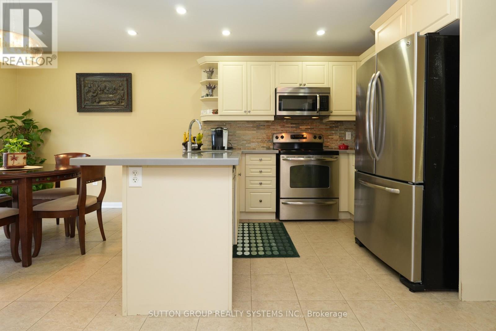 Photo 6 of 35 Bleasdale Avenue, Brampton ON