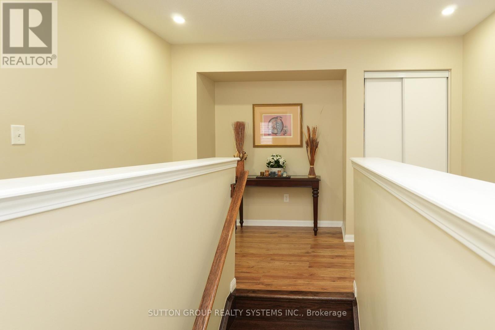 Photo 9 of 35 Bleasdale Avenue, Brampton ON