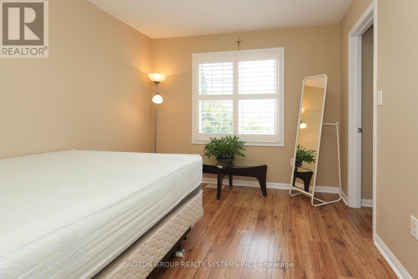 Photo 10 of 35 Bleasdale Avenue, Brampton ON