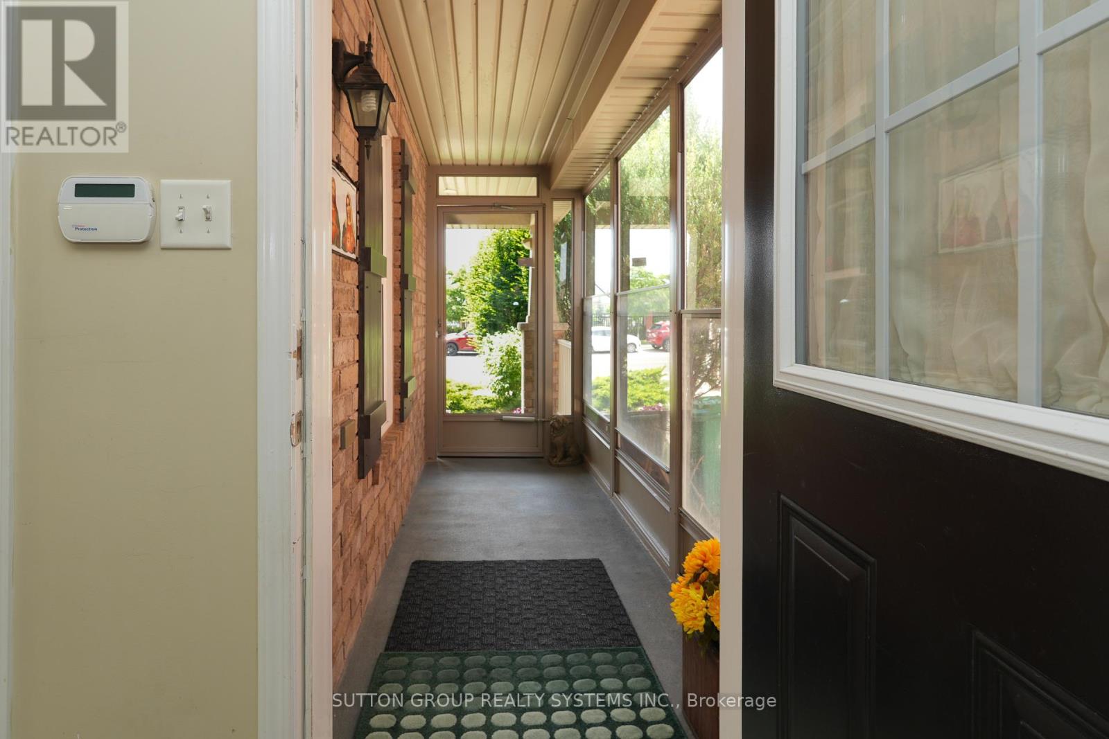 Photo 4 of 35 Bleasdale Avenue, Brampton ON