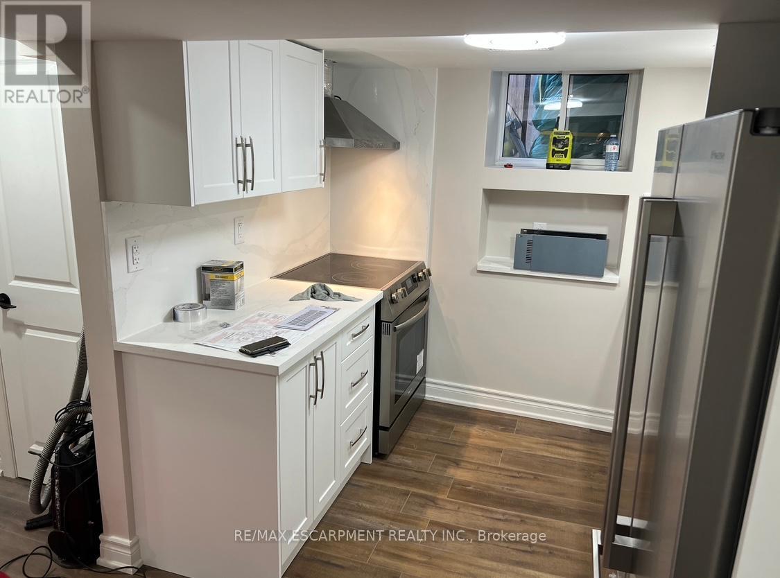 Photo 3 of 49 Gretna Drive, Brampton ON