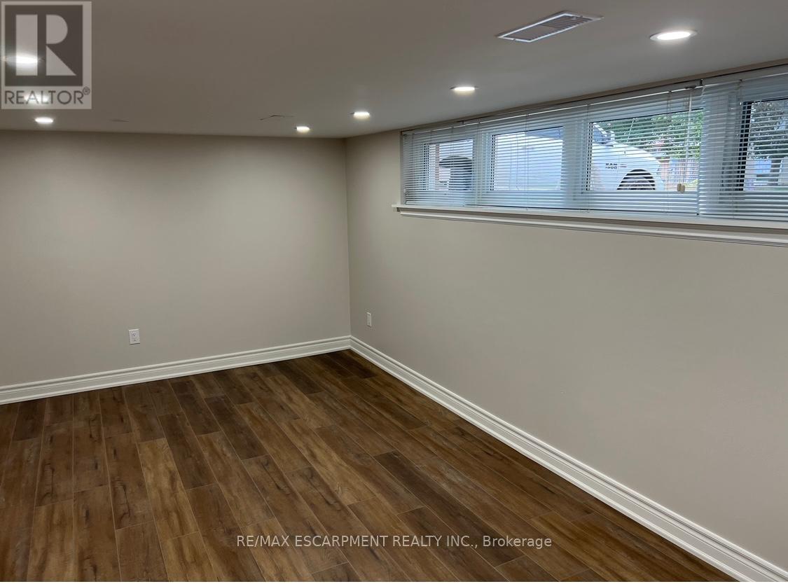 Photo 8 of 49 Gretna Drive, Brampton ON