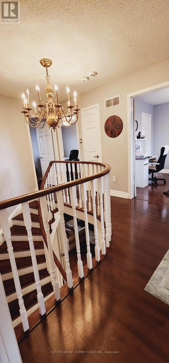 Photo 7 of 1651 Summergrove Crescent, Mississauga ON