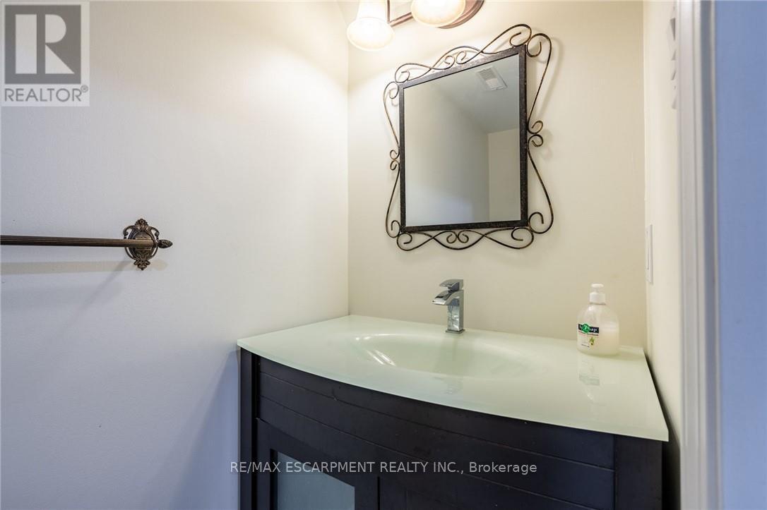 Photo 21 of 246 2075 Walkers Line, Burlington ON