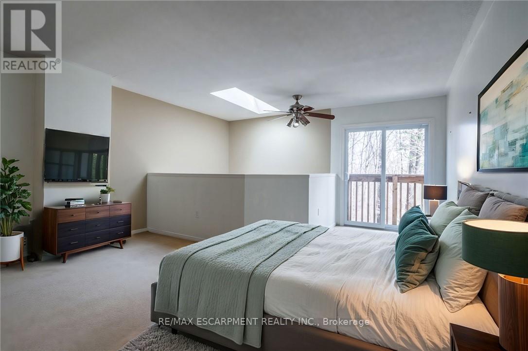 Photo 18 of 246 2075 Walkers Line, Burlington ON