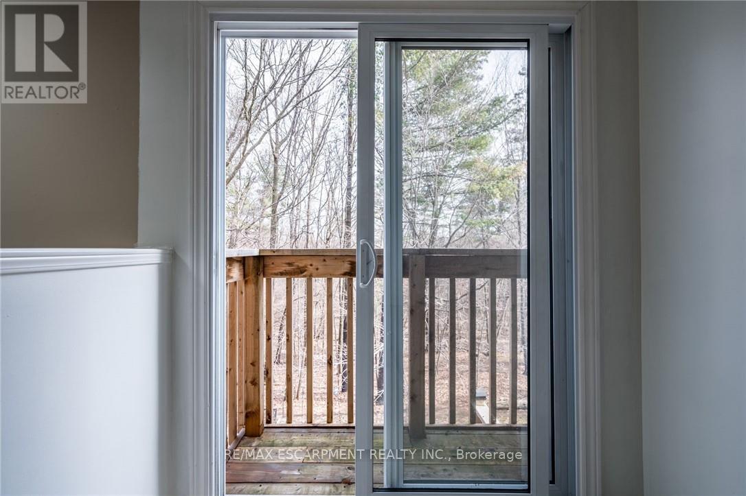 Photo 4 of 246 2075 Walkers Line, Burlington ON
