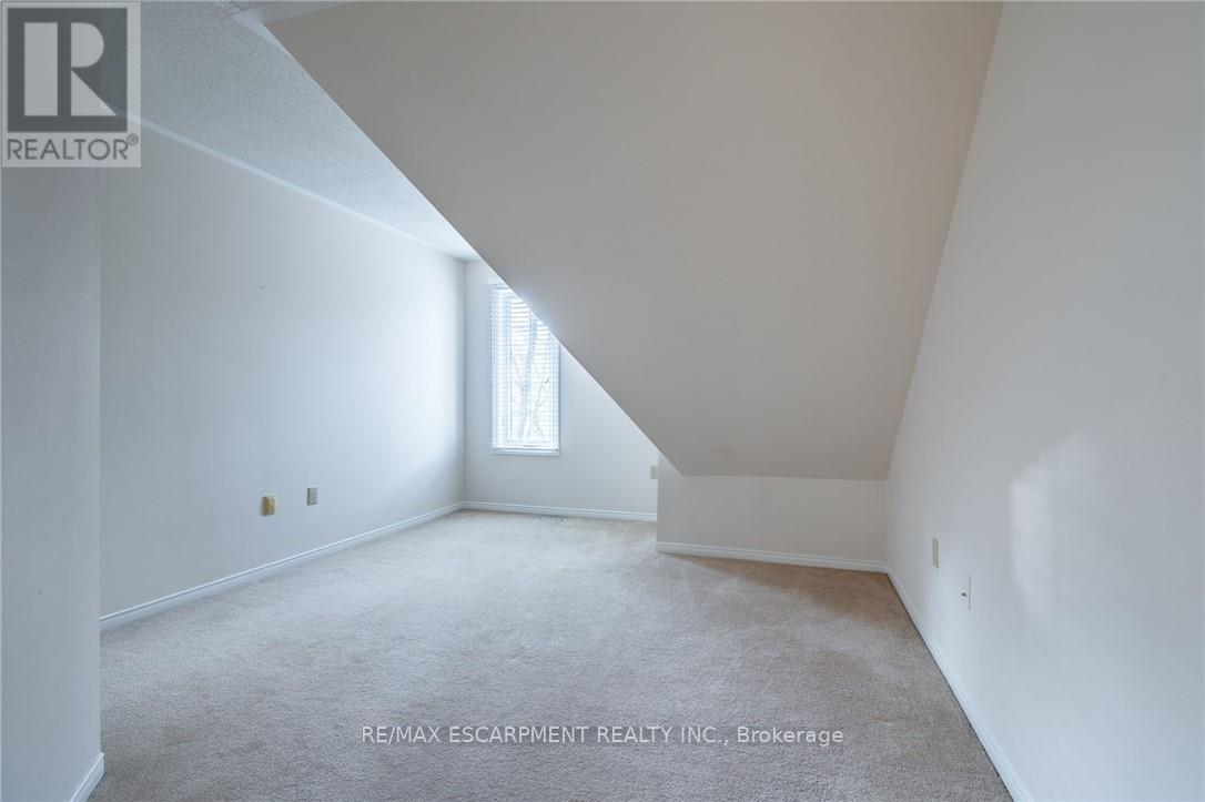 Photo 22 of 246 2075 Walkers Line, Burlington ON
