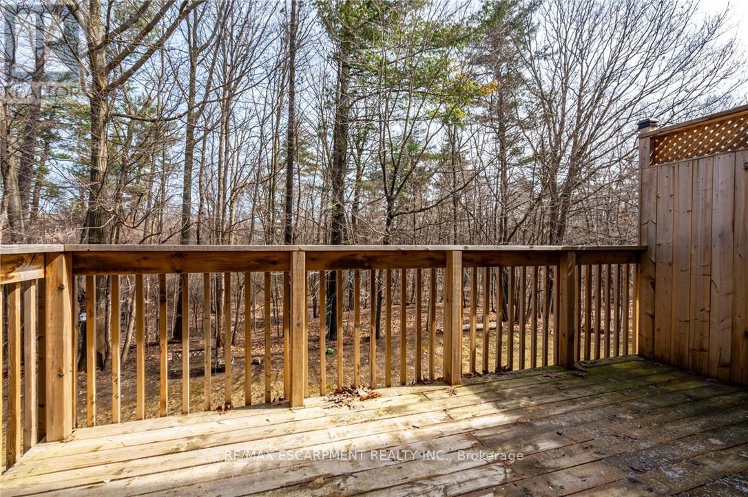 Photo 3 of 246 2075 Walkers Line, Burlington ON