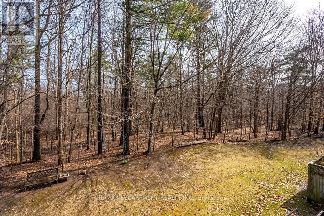 Photo 9 of 246 2075 Walkers Line, Burlington ON