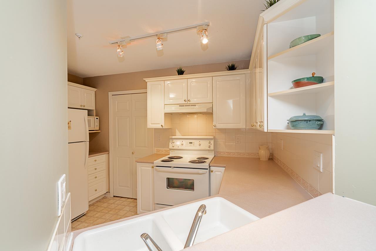 Photo 13 of 306 12155 75 A Avenue, Surrey BC