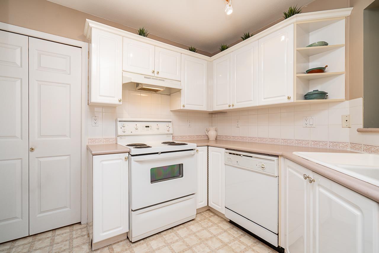 Photo 10 of 306 12155 75 A Avenue, Surrey BC