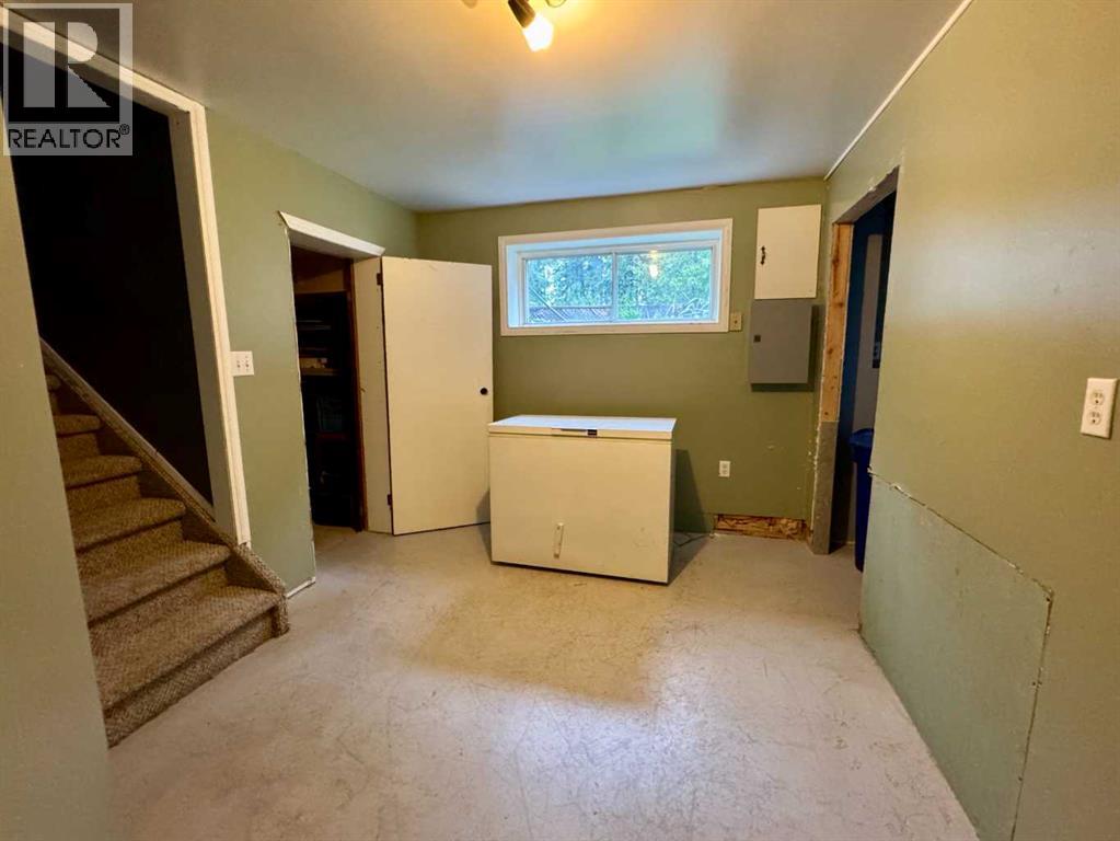 Photo 9 of 5040 58 Street Close, Rocky Mountain House AB