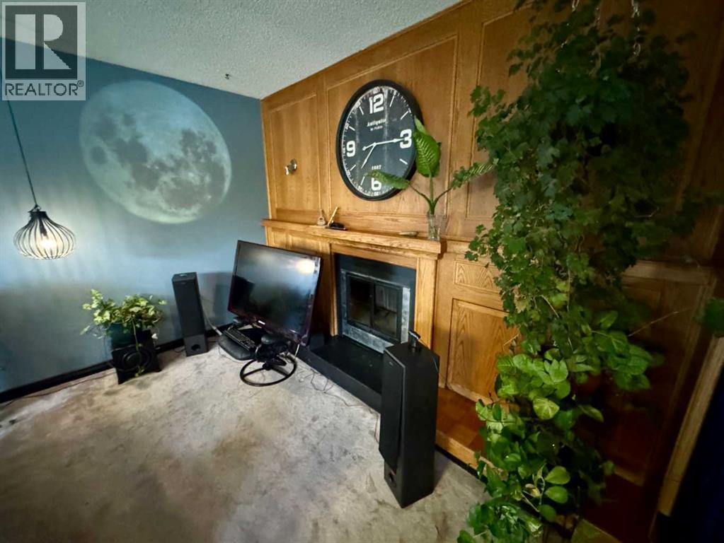 Photo 4 of 5040 58 Street Close, Rocky Mountain House AB